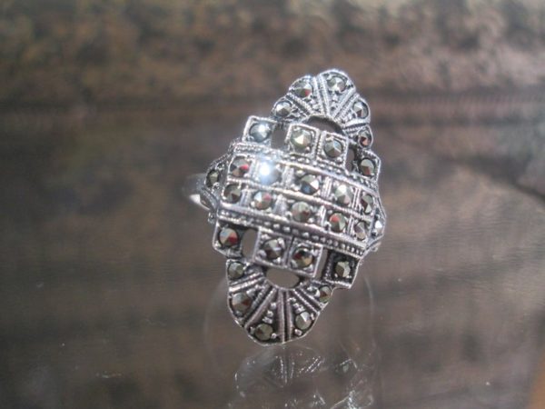 Roaring 1920's Art Deco Cocktail Ring, Antique Sterling Silver Marcasite, Size 7 - Image 3